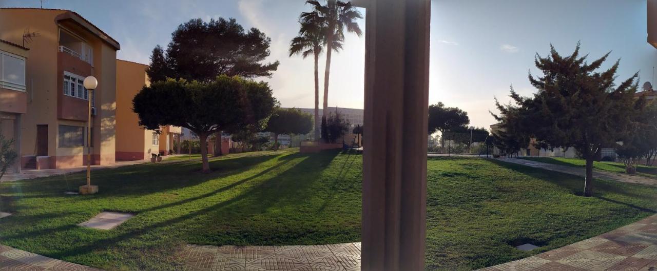 Coqueto Apartamento Con Terraza En La Playa Roquetas de Mar Buitenkant foto
