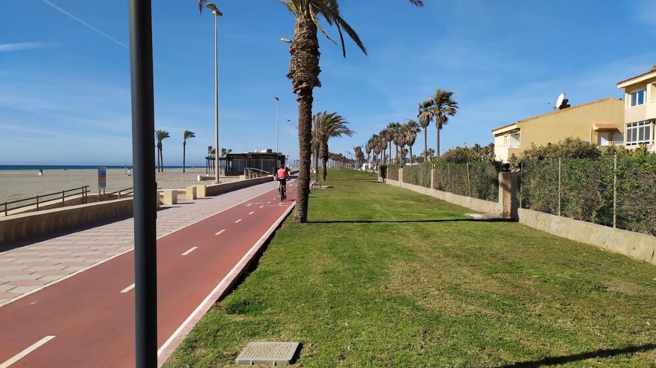 Coqueto Apartamento Con Terraza En La Playa Roquetas de Mar Buitenkant foto